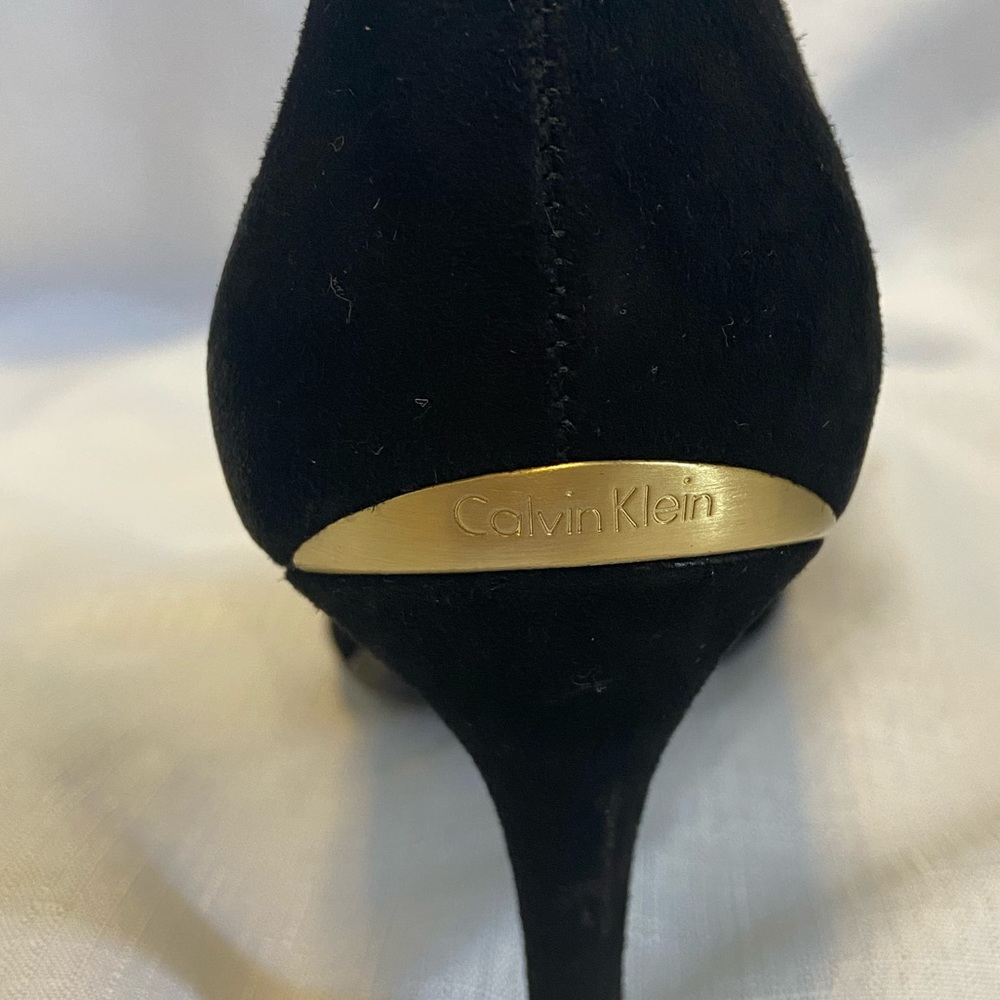 CALVIN KLEIN SUEDE HIGH HEELS SIZE 9 WORN ONCE - Picture 6 of 10